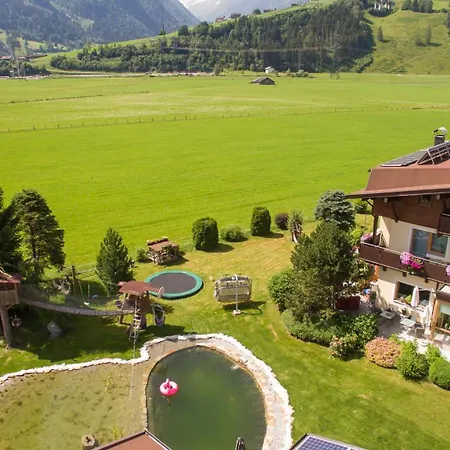 Simone's Platzerl - Inklusive Taeglichem Freien Eintritt Tauern - Nur 5 Gehminuten, Sommerkarte, Privatem Garten Mit Schwimmteich, Grill Und Saunabereich Vendégház