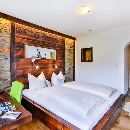 Simone's Platzerl - Inklusive Taeglichem Freien Eintritt Tauern - Nur 5 Gehminuten, Sommerkarte, Privatem Garten Mit Schwimmteich, Grill Und Saunabereich 3* カプルーン