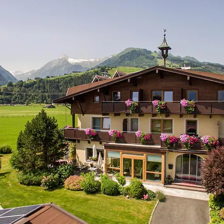 ゲストハウス Simone's Platzerl - Inklusive Taeglichem Freien Eintritt Tauern - Nur 5 Gehminuten, Sommerkarte, Privatem Garten Mit Schwimmteich, Grill Und Saunabereich