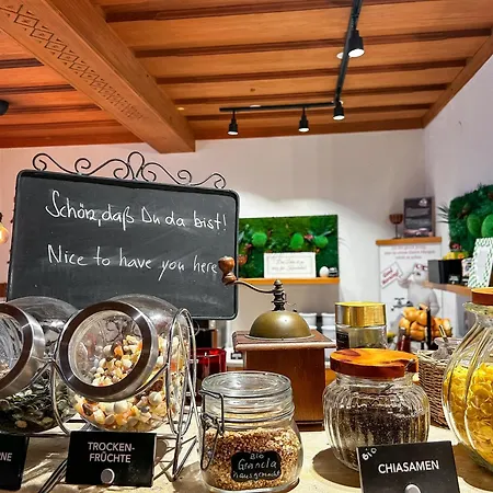Simone's Platzerl - Inklusive Taeglichem Freien Eintritt Tauern - Nur 5 Gehminuten, Sommerkarte, Privatem Garten Mit Schwimmteich, Grill Und Saunabereich Konukevi