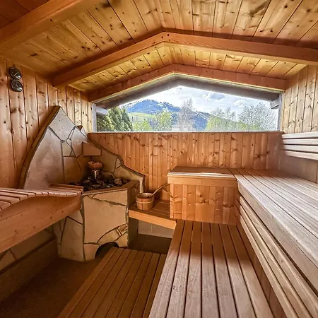 ゲストハウス Simone's Platzerl - Inklusive Taeglichem Freien Eintritt Tauern - Nur 5 Gehminuten, Sommerkarte, Privatem Garten Mit Schwimmteich, Grill Und Saunabereich 3*