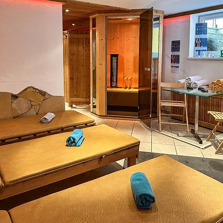 Simone's Platzerl - Inklusive Taeglichem Freien Eintritt Tauern - Nur 5 Gehminuten, Sommerkarte, Privatem Garten Mit Schwimmteich, Grill Und Saunabereich Vendégház Kaprun