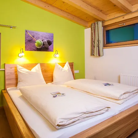 Vendégház Simone's Platzerl - Inklusive Taeglichem Freien Eintritt Tauern - Nur 5 Gehminuten, Sommerkarte, Privatem Garten Mit Schwimmteich, Grill Und Saunabereich Kaprun