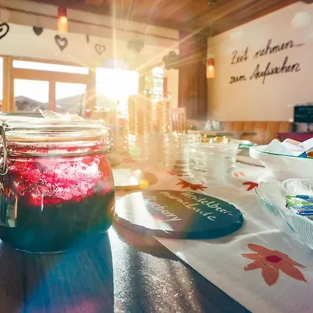 Simone's Platzerl - Inklusive Taeglichem Freien Eintritt Tauern - Nur 5 Gehminuten, Sommerkarte, Privatem Garten Mit Schwimmteich, Grill Und Saunabereich 3*