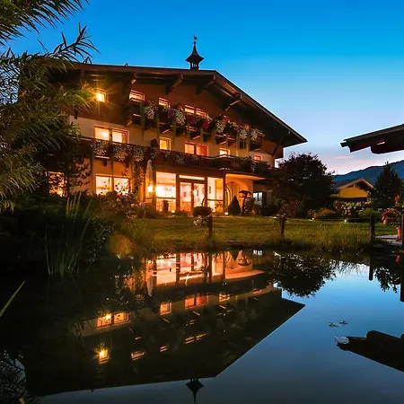 Simone's Platzerl - Inklusive Taeglichem Freien Eintritt Tauern - Nur 5 Gehminuten, Sommerkarte, Privatem Garten Mit Schwimmteich, Grill Und Saunabereich Vendégház 3*